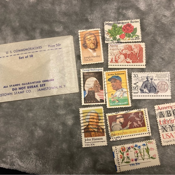 Huge STAMP LOT - Picture 2 of 9